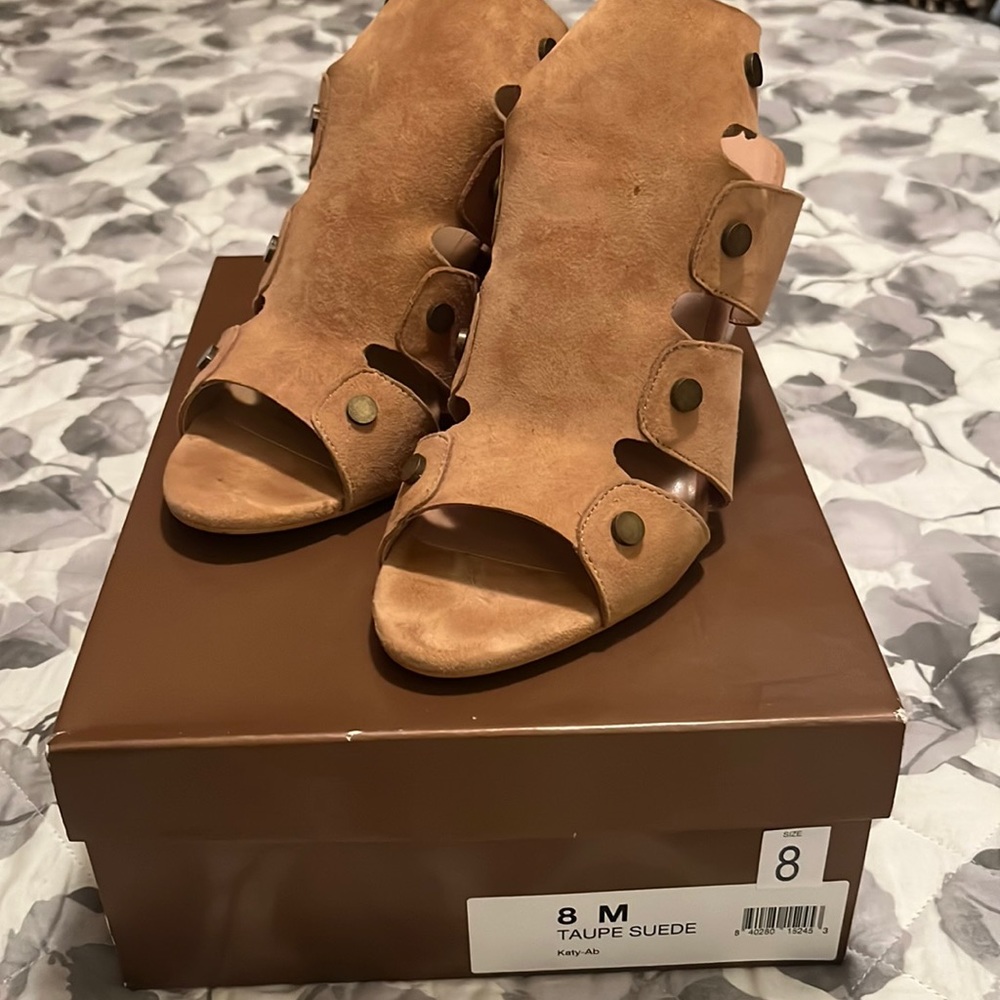TAUPE SUEDE SANDAL - SIZE 8